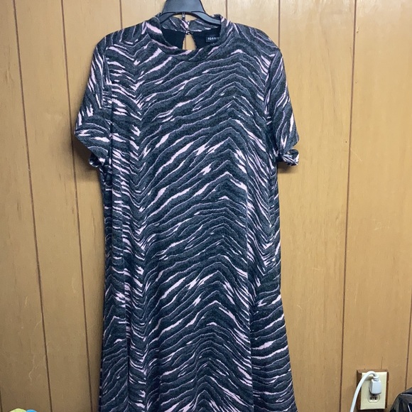 Torrid Dark Grey & Pink Zebra Hacci Mock-neck Trapeze Dress size 3 - Picture 3 of 8